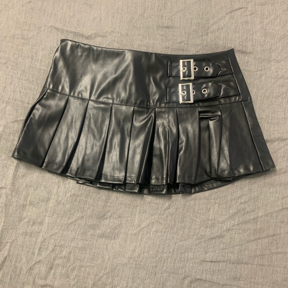 Black Pleated Leather Skirt - Picture 1 of 3